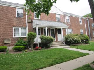 100 Clark Ct, Rutherford NJ  07070-1300 exterior