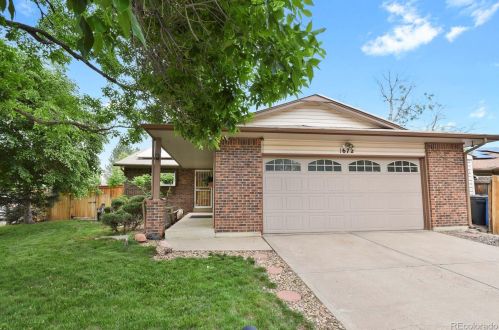1672 Biscay Cir, Denver, CO 80011-5221