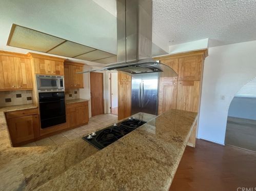 15747 Rancho Viejo Dr, Riverside CA  92506-5822 exterior