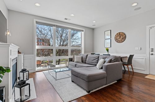 4038 Western Ave, Chicago, IL 60609-2228