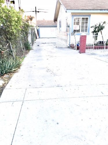 2434 Edinger Ave, Santa Ana, CA 92704-3541