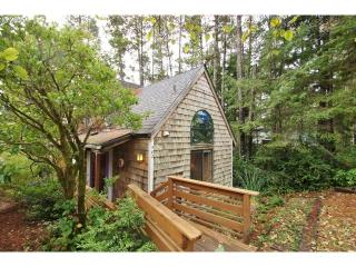 582 Ocean Ave, Manzanita, OR 97130-9060