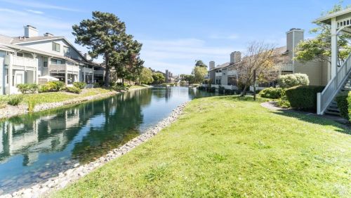 129 Lakeshore Ct, Richmond CA  94804-7422 exterior