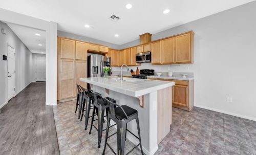 413 Comstock Way, Vacaville CA  95688-3128 exterior