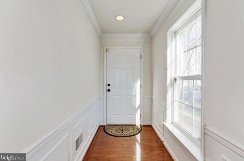 1607 Treetop View Ter, Silver Spring, MD 20904-4213