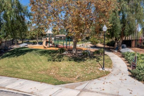 17876 Robusta Dr, Riverside CA  92503-7072 exterior