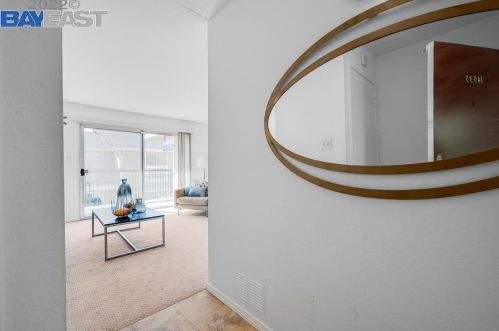 14535 Doolittle Dr, San Leandro, CA 94577-6620