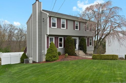 75 Richard Blvd, Huntington, CT 06484-4387
