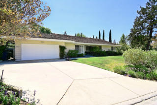 5071 Shirley Ave, Los Angeles, CA 91356-4427