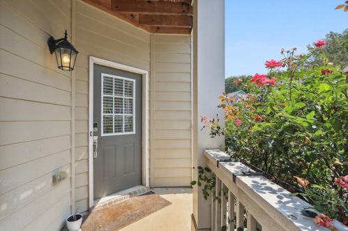 1811 Laurel Green Way, Atlanta GA  30344-8215 exterior