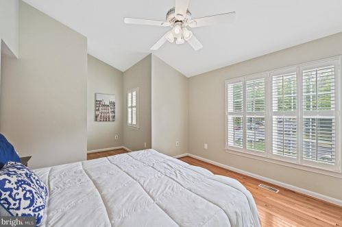 11760 Great Owl Cir, Herndon VA  20194-1169 exterior