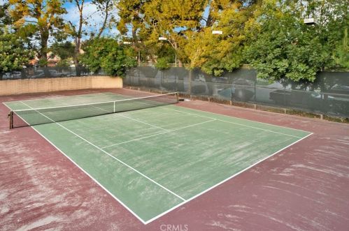 4900 Chapman Ave, Orange CA  92869-4116 exterior