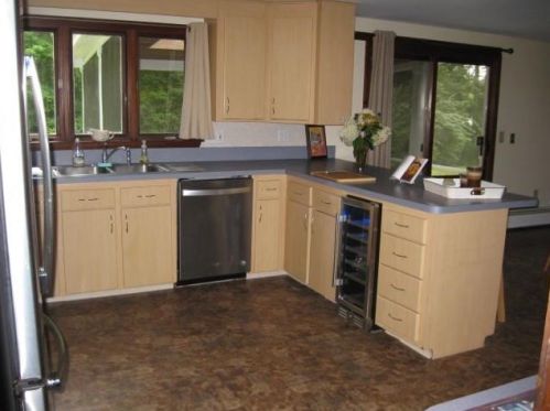 19 Kings Ln, Keene, NH 03431-1836