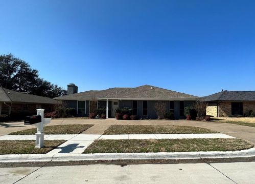 3815 Westminster Dr, Carrollton TX  75007-2628 exterior