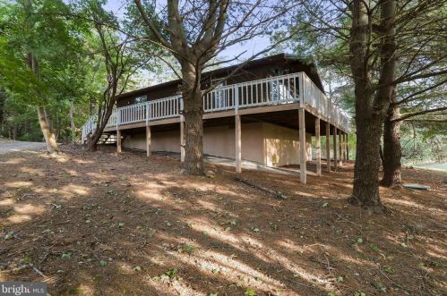 756 Mountain Lake Rd, Hedgesville, WV 25427-5194