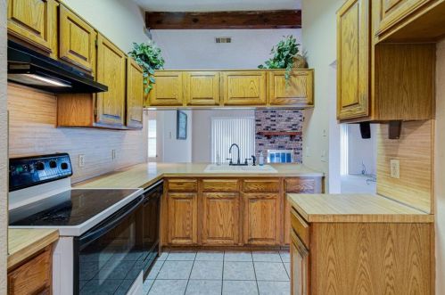 7909 Katie Ln, Fort Worth TX 76148-1512 exterior