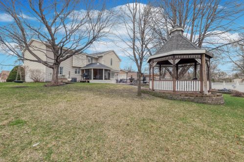 412 Bucher Ave, Saint Paul MN  55126-4661 exterior