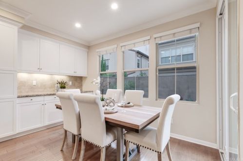 88 Rembrandt, Irvine CA  92620-7314 exterior