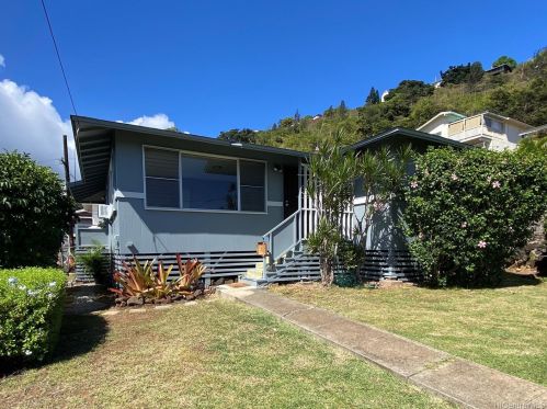 3530 Pakui St, Honolulu, HI 96816-2822