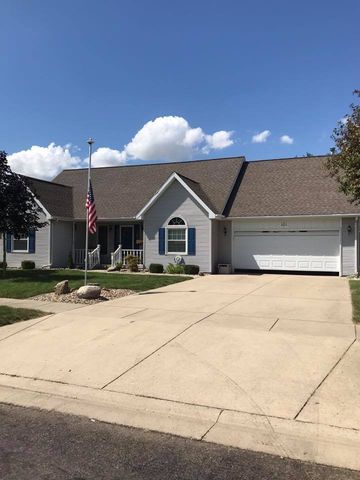 421 Briar Ln, Mattoon, IL 61938-2037