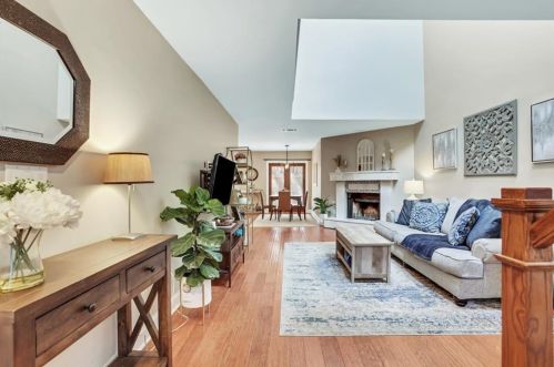 1180 Brookhaven Woods Ct, Atlanta, GA 30319-3880