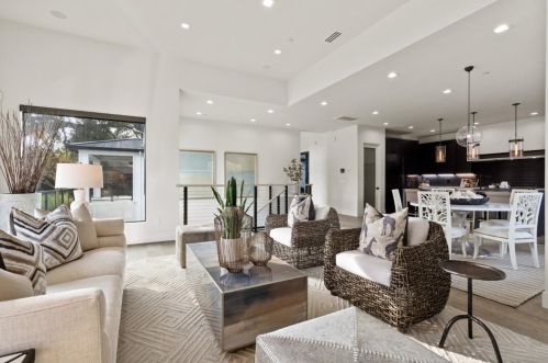 1575 Grant Rd, Los Altos CA  94024-6149 exterior