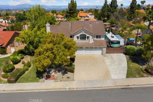 290 Magnolia Glen Dr, Riverside, CA 92506-6285