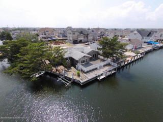 300 Schooner Ln, Mantoloking, NJ 08738-1122