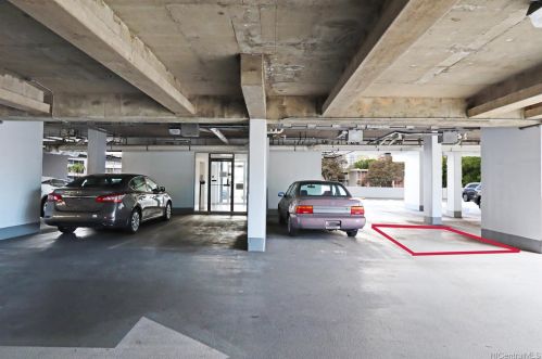 1560 Kanunu St, Honolulu HI  96814-3244 exterior