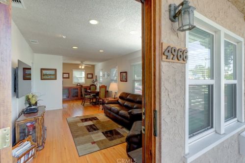 4966 124th St, Hawthorne, CA 90250-3567
