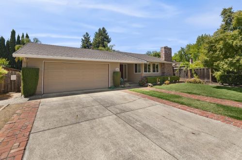 1090 Ayer Dr, Gilroy, CA 95020-5409