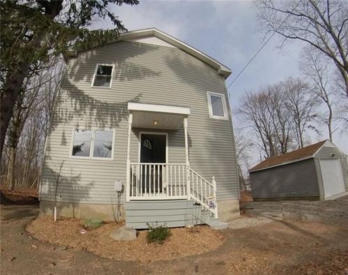 213 2nd Ave, Warwick, RI 02888-1173