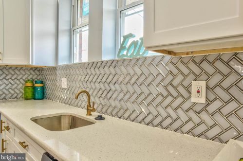 6521 16th St, Philadelphia PA  19126-3512 exterior