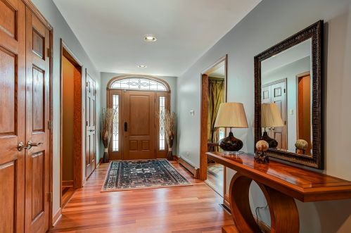 8300 County Line Rd, Willowbrook IL  60527-0327 exterior