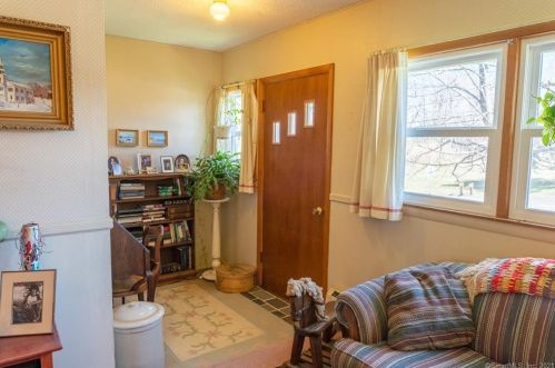11 North St, Morris, CT 06763-1414