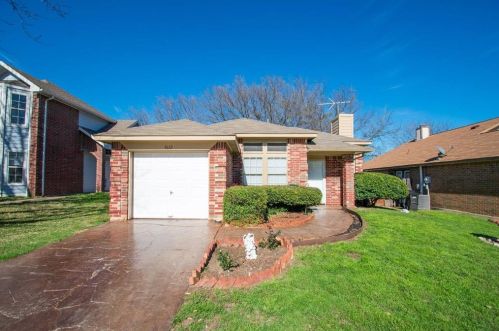 5612 Stone Meadow Ln, Fort Worth TX  76179-3734 exterior