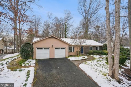 2404 Myrtle Ln, Herndon, VA 20191-3912