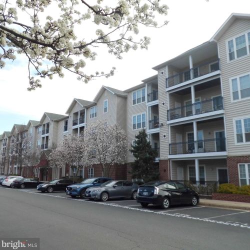 1530 Spring Gate Dr, Mc Lean VA  22102-3418 exterior