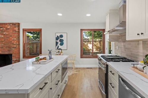 4346 Grammercy Ln, Concord CA  94521-4207 exterior