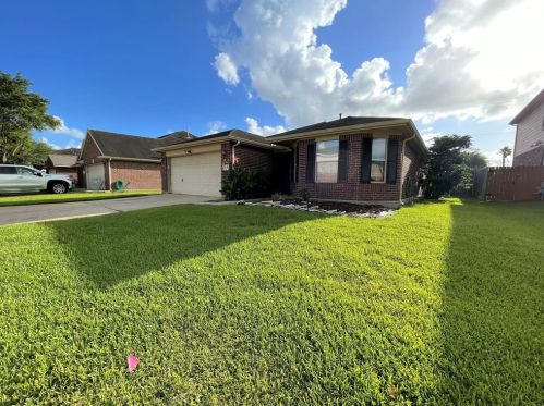 2704 Pedernales Falls Dr, Pearland, TX 77584-1293
