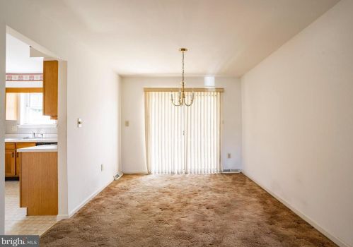 402 Coreopsis Dr, Lancaster PA  17602-1143 exterior