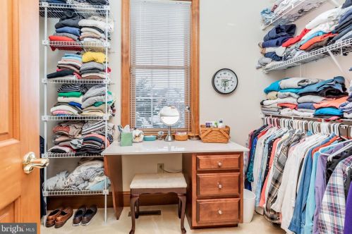 5 Linden Dr, Carlisle PA 17015-6906 exterior