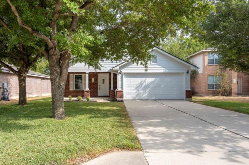 105 Rodeo Cv, Uhland TX 78640-5577 exterior