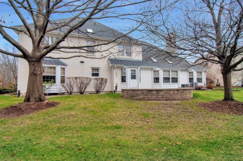 2711 Wolf River Ct, Naperville, IL 60565-6368