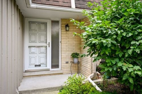46 Park Blvd, Glendale Heights, IL 60137-5770