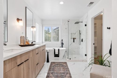 7 Rhode Is, Irvine CA  92606-1755 exterior