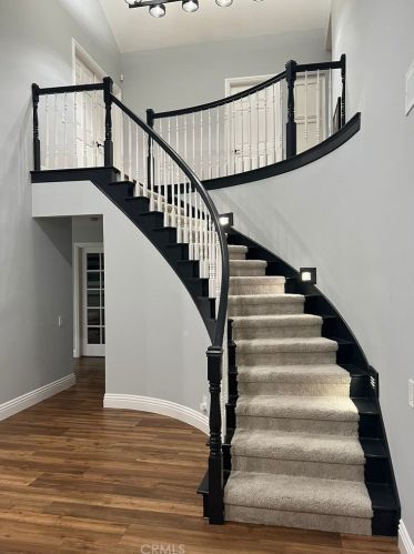 10 Vispera, Irvine CA  92620-2127 exterior