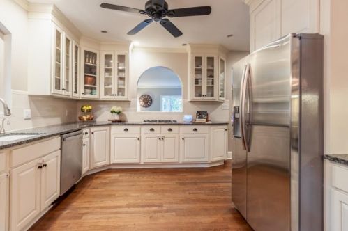 3103 Dl Dr, Atlanta GA  30305-2722 exterior