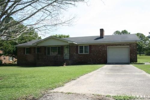 301 Gen Pettigrew Dr, Plymouth, NC 27962-1609