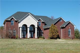 1026 Ridglea Dr, Burns, TN 37029-5254